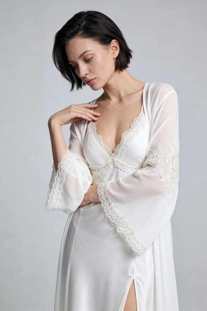 MAISON BRIDE ÉLİSE SABAHLIK - Ekru Dantel Detaylı Uzun Tül Sabahlık